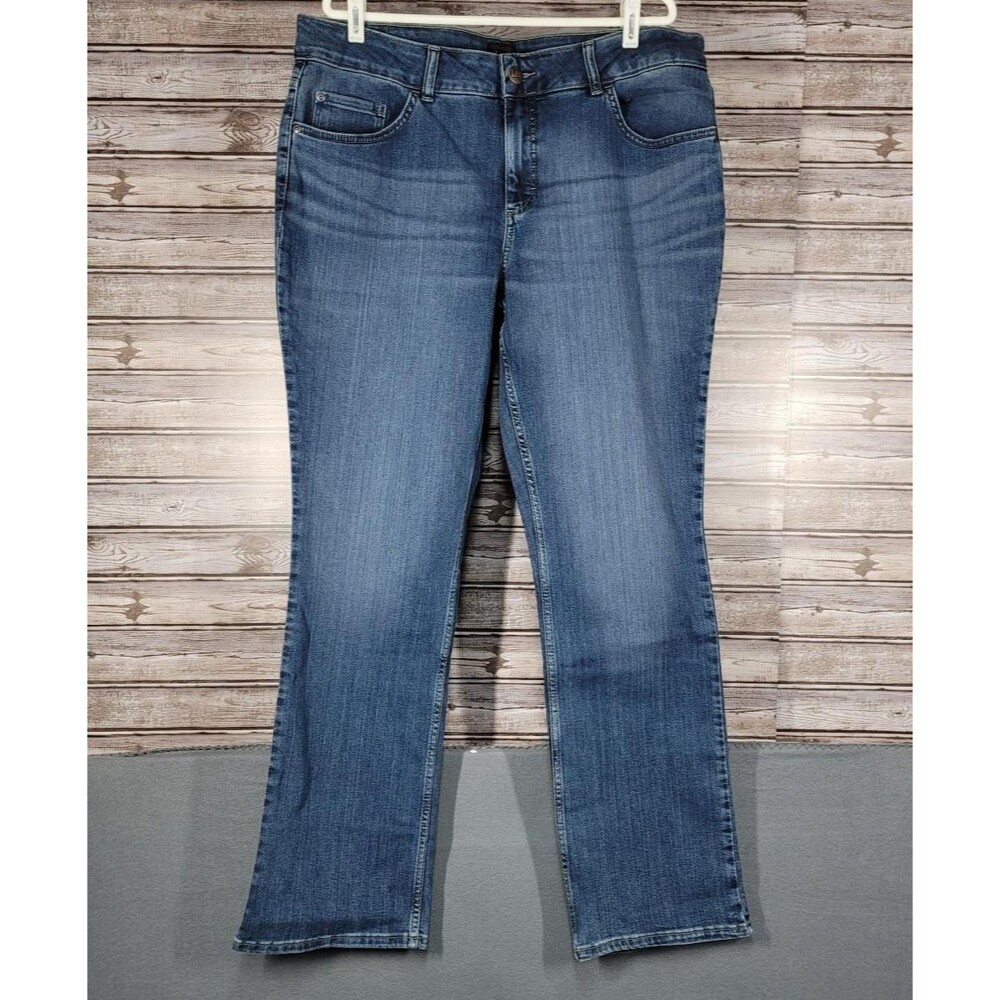 Womens Lee Jeans Size 18W Long Mid Rise Boot Cut Med - Medium Wash Stretch NEW